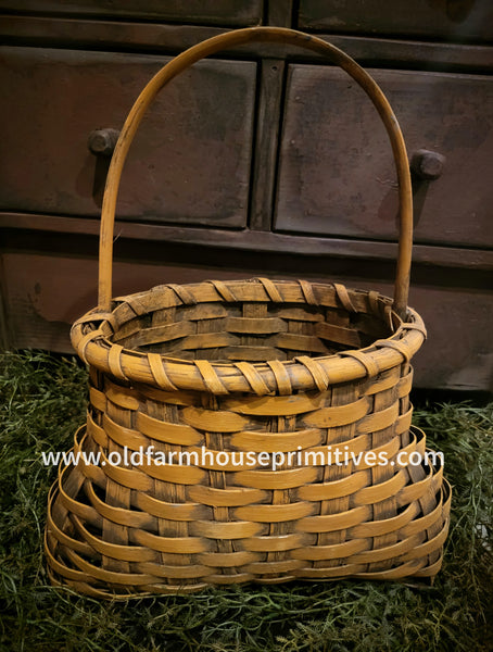 #GWB-M Primitive Mustard Wide Bottom Basket With Handle