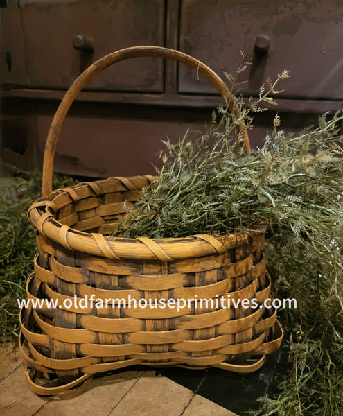 #GSWB-M Primitive Mustard Wide Bottom Basket With Handle