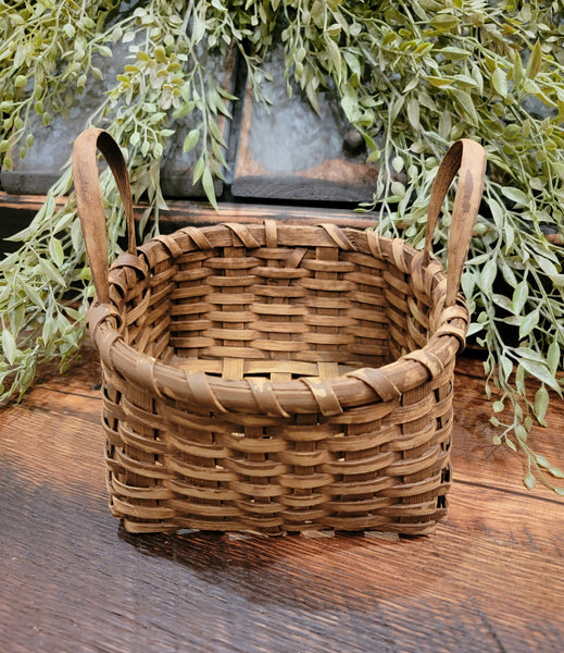 #BK55 Primitive "Grubby Natural" Mini Wool Gathering Basket