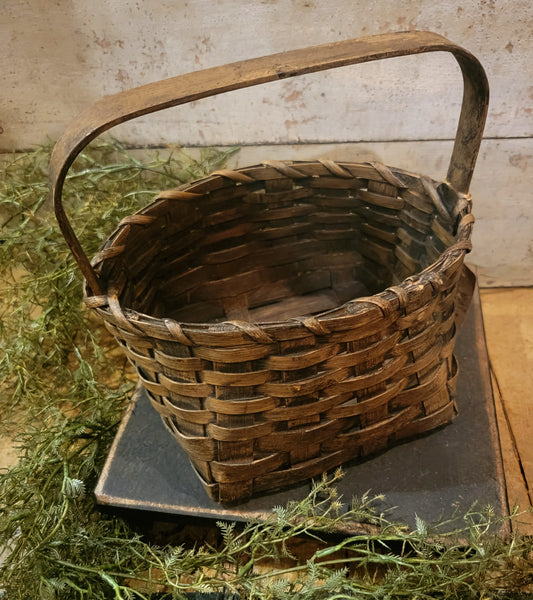 #WGKP-CM Primitive "Caramel" Keeping Basket MADE IN THE USA