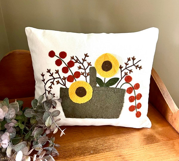 CUAFB  Sunflowers 🌻 & Bittersweet Pillow